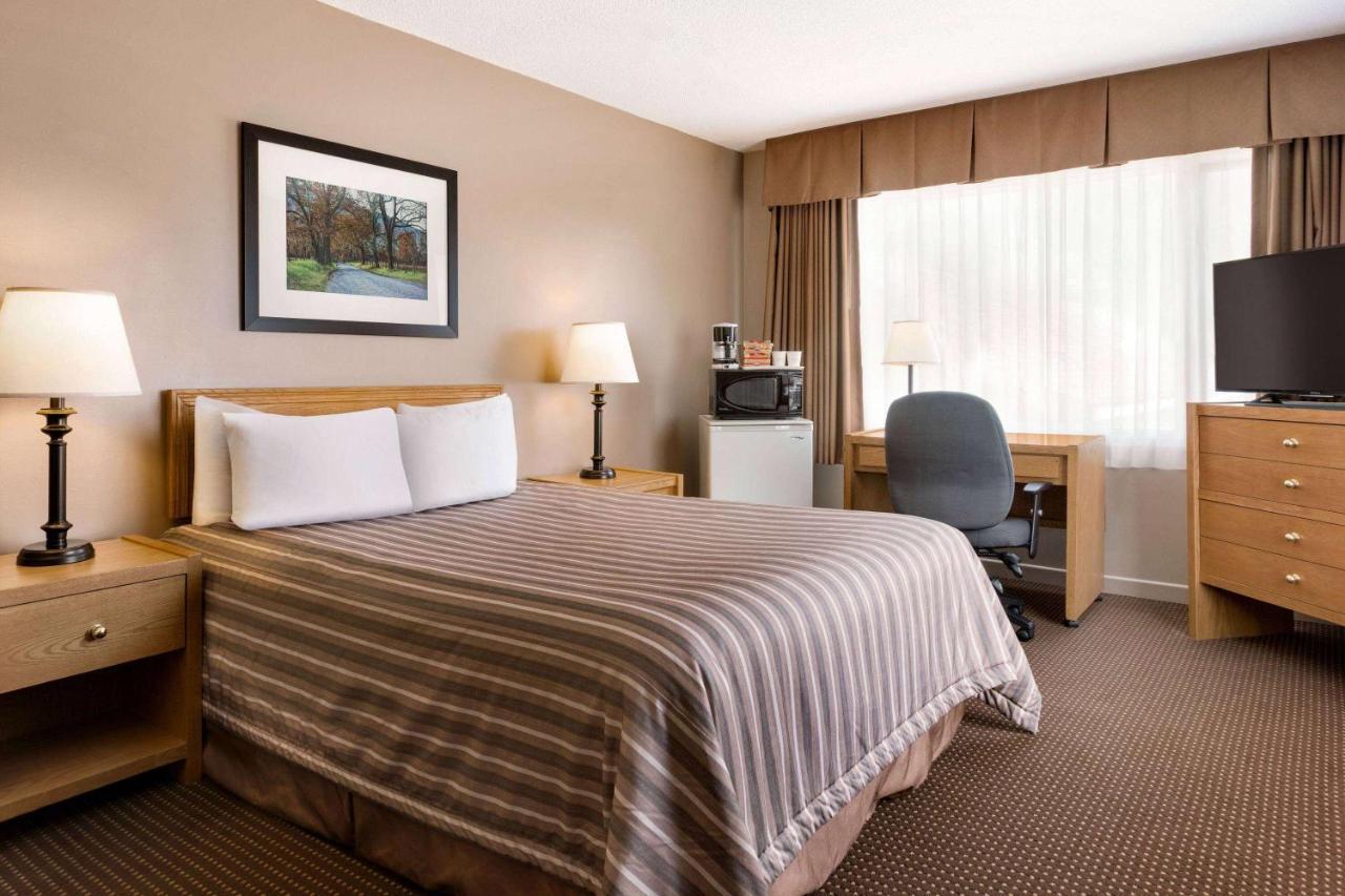 Travelodge By Wyndham Simcoe Luaran gambar
